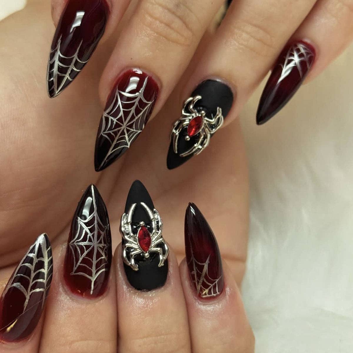 Gothic Halloween Spider Fake Nails with Black Finish